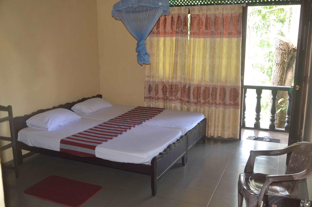 Lake View The Tourist Guest House Anuradhapura Exterior foto