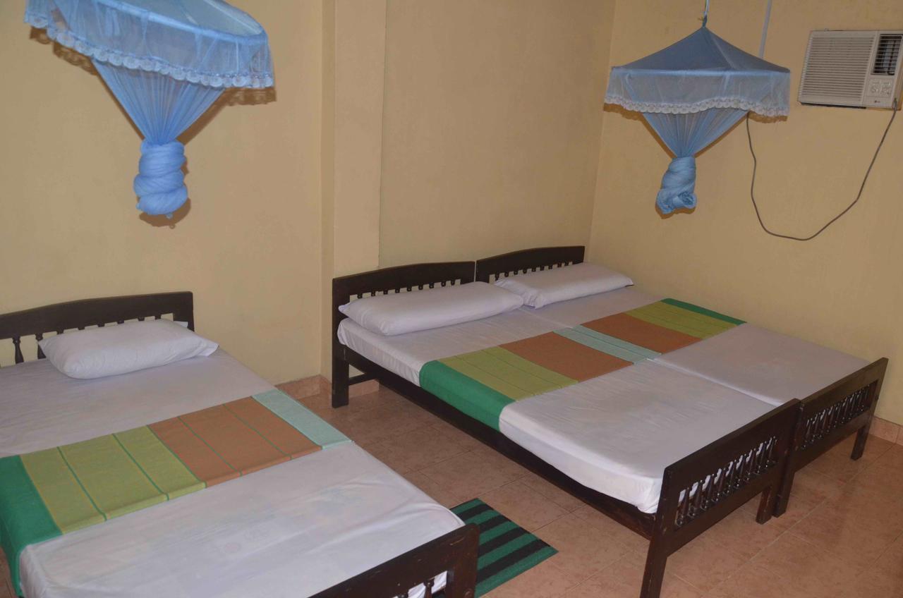 Lake View The Tourist Guest House Anuradhapura Exterior foto