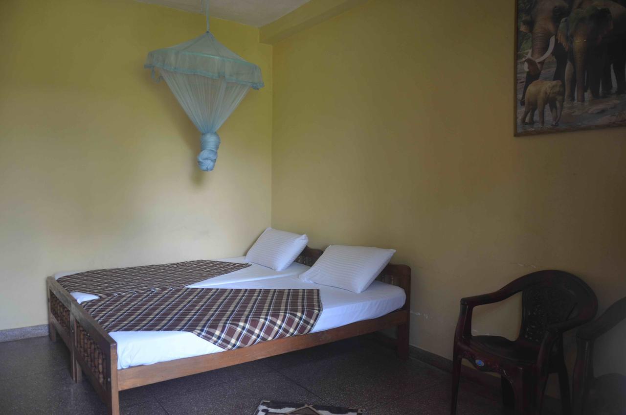 Lake View The Tourist Guest House Anuradhapura Exterior foto