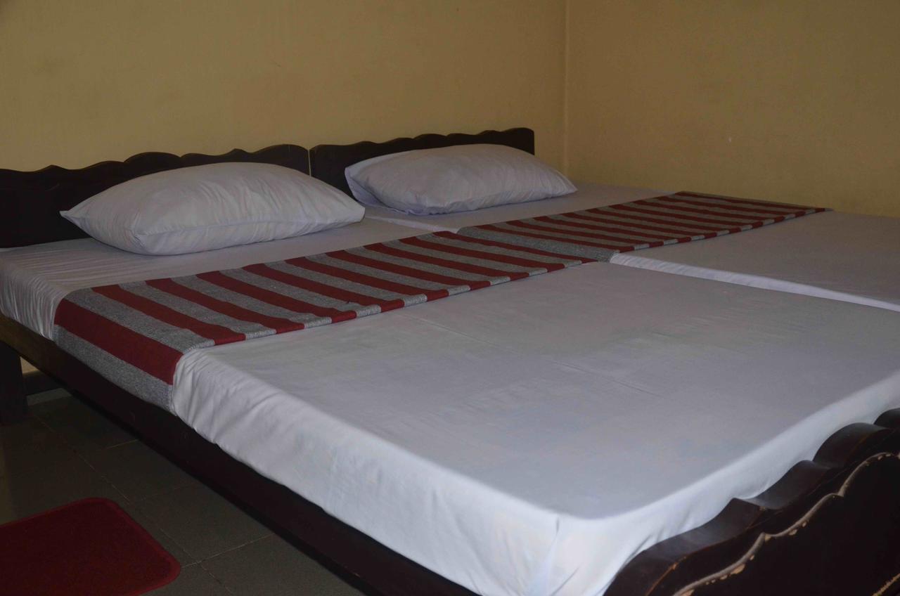 Lake View The Tourist Guest House Anuradhapura Exterior foto