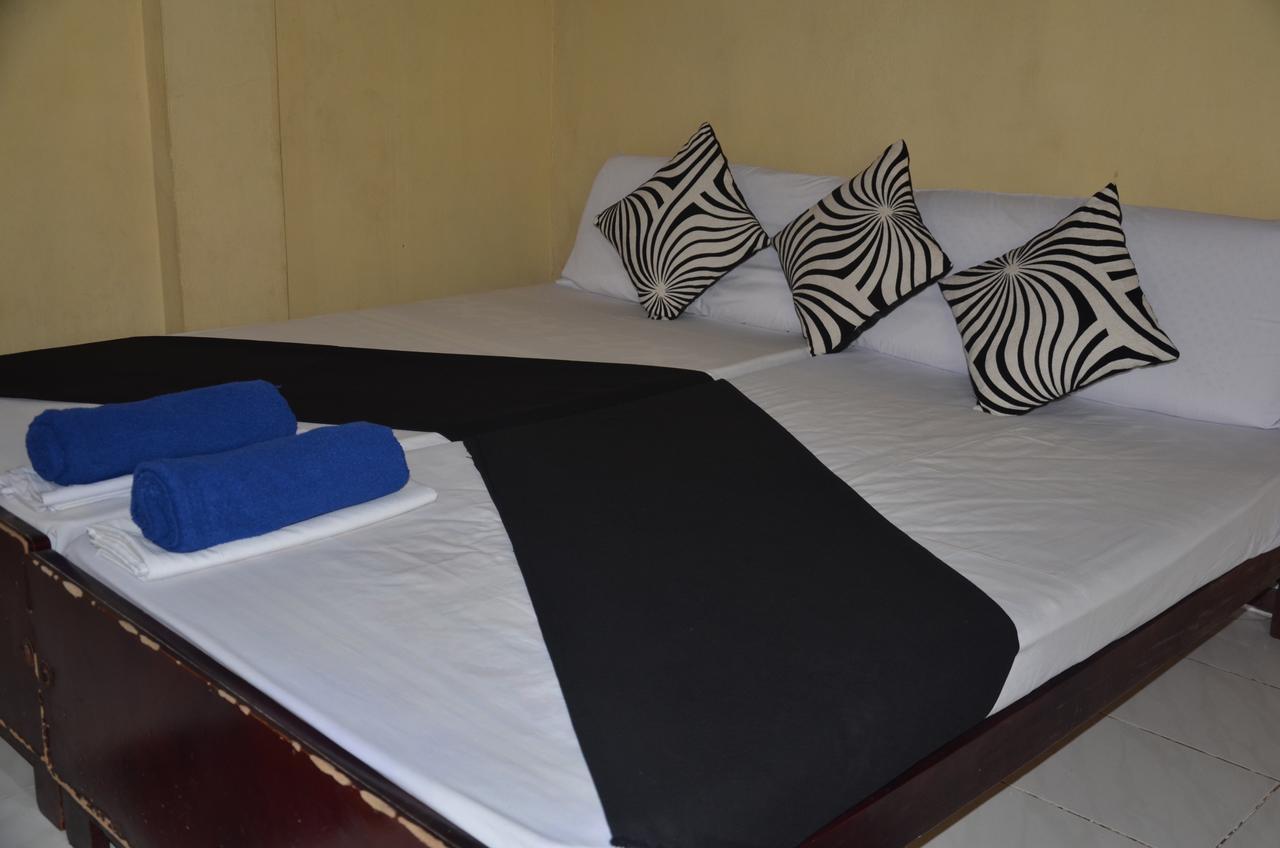 Lake View The Tourist Guest House Anuradhapura Exterior foto
