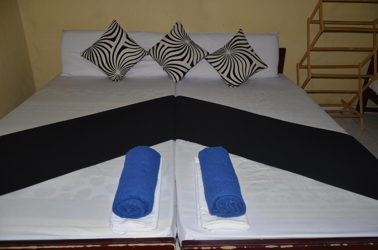 Lake View The Tourist Guest House Anuradhapura Exterior foto